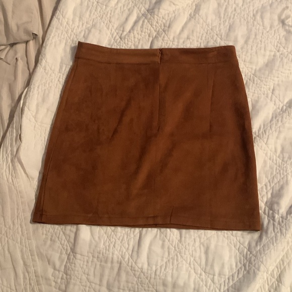 Brown fake suede skirt. Worn once - Picture 2 of 2